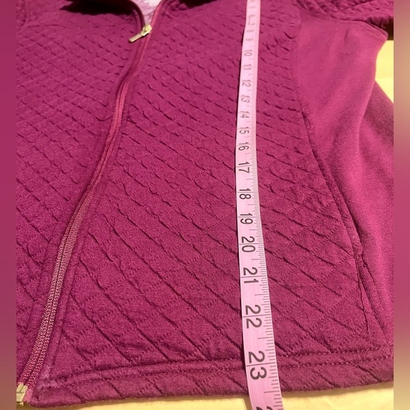 Croft and Barrow jacket burgundy two pockets gold zipper size medium - Picture 4 of 6